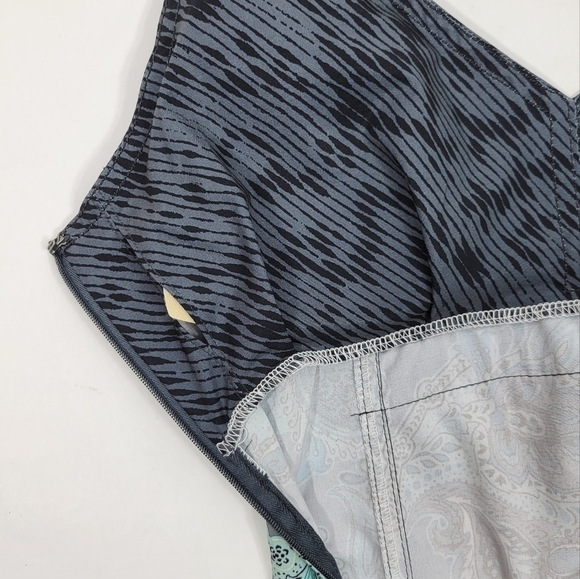 Athleta Pack Ewerywhere Green/Grey Paisley Dress #359 Size 4 - Picture 8 of 13